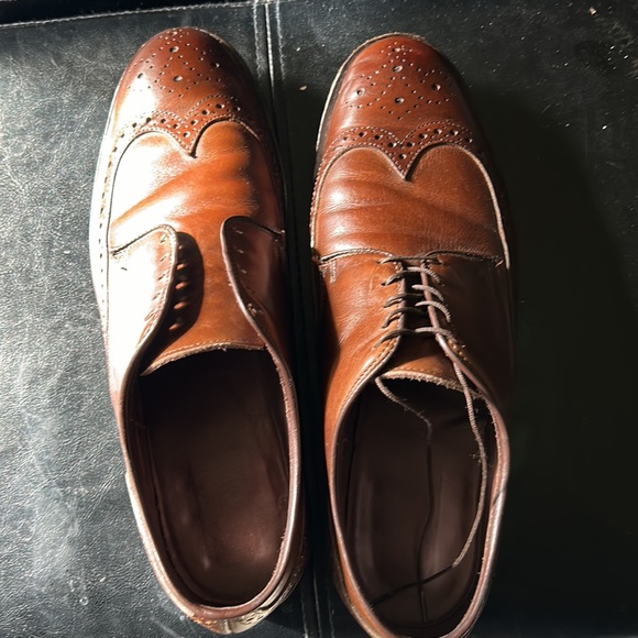 Allen Edmonds - Picture 4 of 5